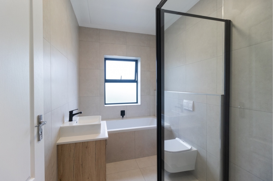To Let 3 Bedroom Property for Rent in Sandown Western Cape